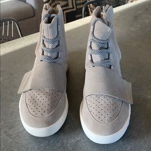 Adidas yeezy boost og light brown